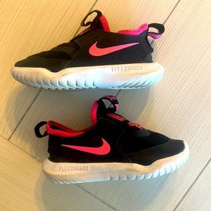 Nike Flexrunner Tennis Shoes